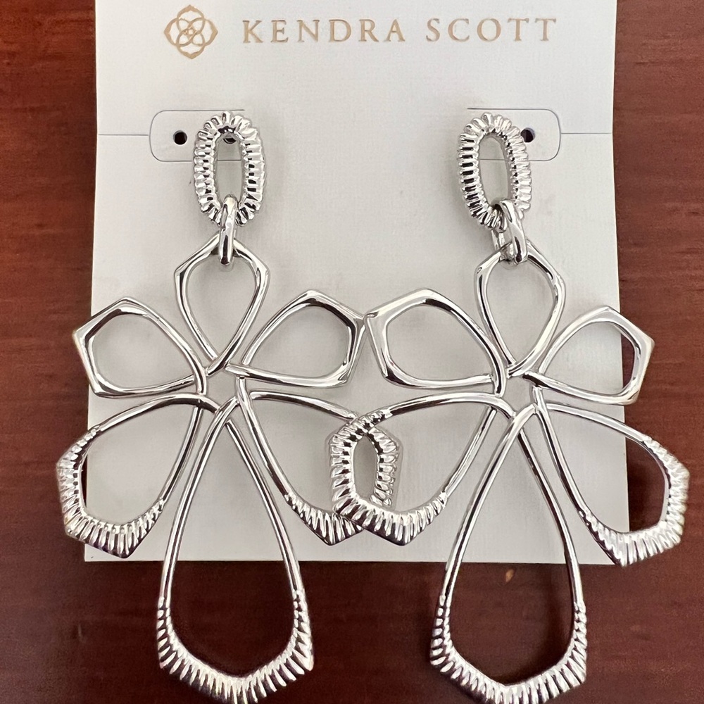 Kendra Scott earrings - NEW